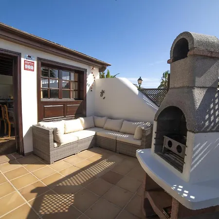 Sensational 3 Bedrooms Myoga Spacious Sun Terrace Outdoor Pool And Bbq Montana Roja * Playa Blanca (Lanzarote)