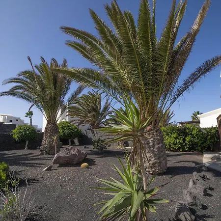 Sensational Playa Blanca Villa 3 Bedrooms Villa Myoga Spacious Sun Terrace Outdoor Pool And Bbq Montana Roja