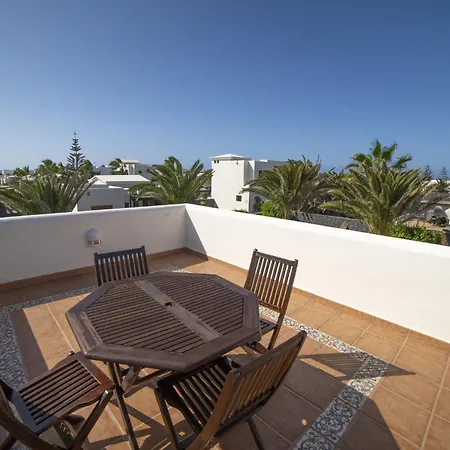 Sensational Playa Blanca Villa 3 Bedrooms Villa Myoga Spacious Sun Terrace Outdoor Pool And Bbq Montana Roja Villa *