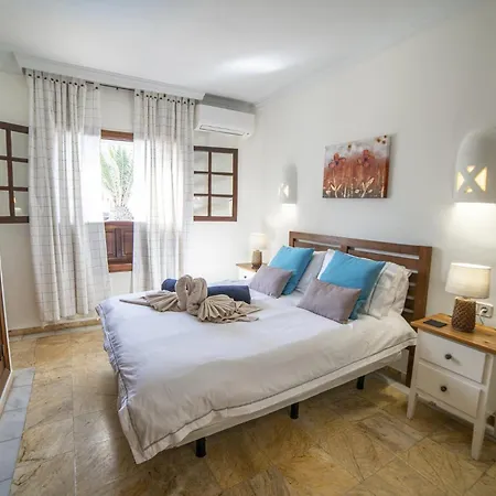 Sensational Playa Blanca Villa 3 Bedrooms Villa Myoga Spacious Sun Terrace Outdoor Pool And Bbq Montana Roja Villa *