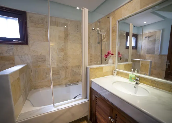 Sensational 3 Bedrooms Myoga Spacious *